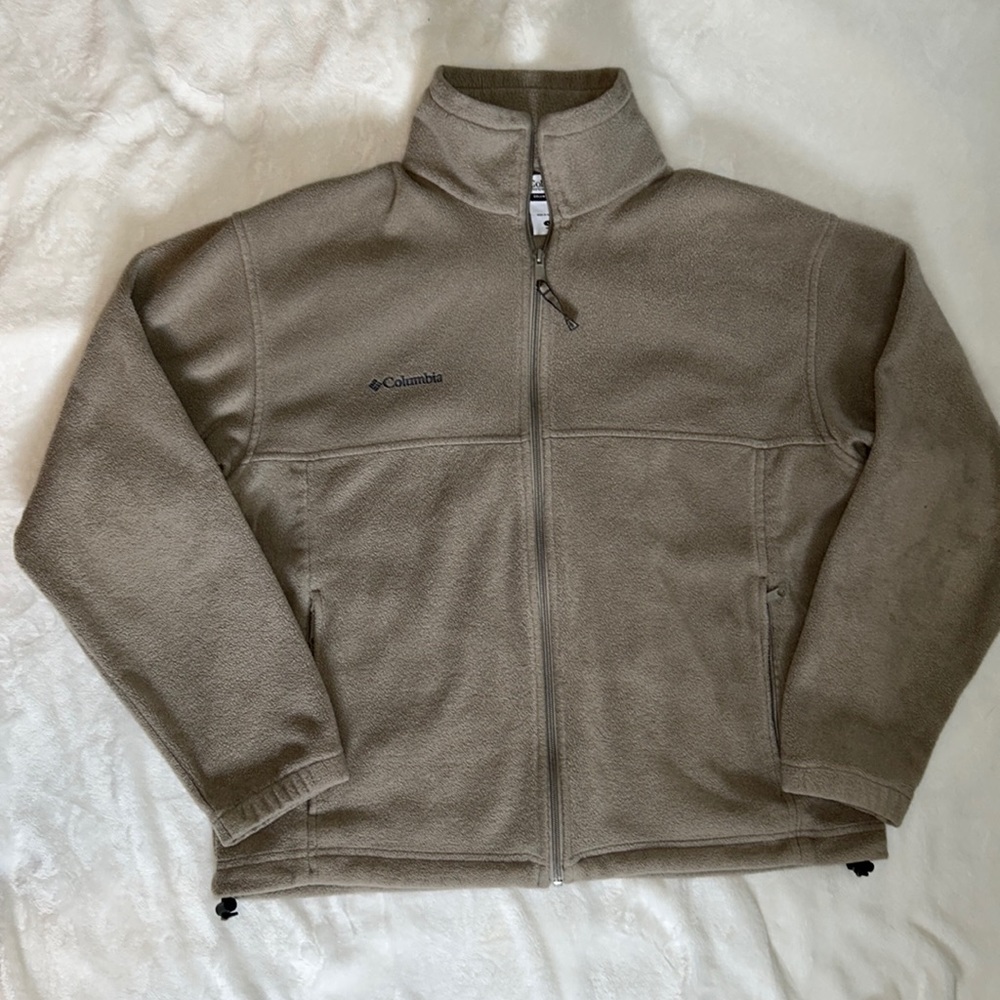 Columbia full zip jacket. Size Large.